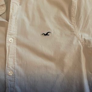 Hollister mens button down short sleeve shirt. Ombré blue to white